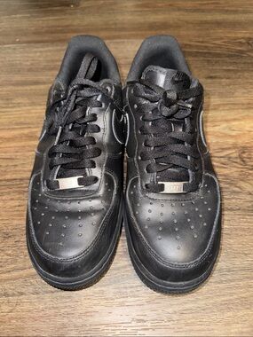 Nike Air Force 1 Low - All Black Leather